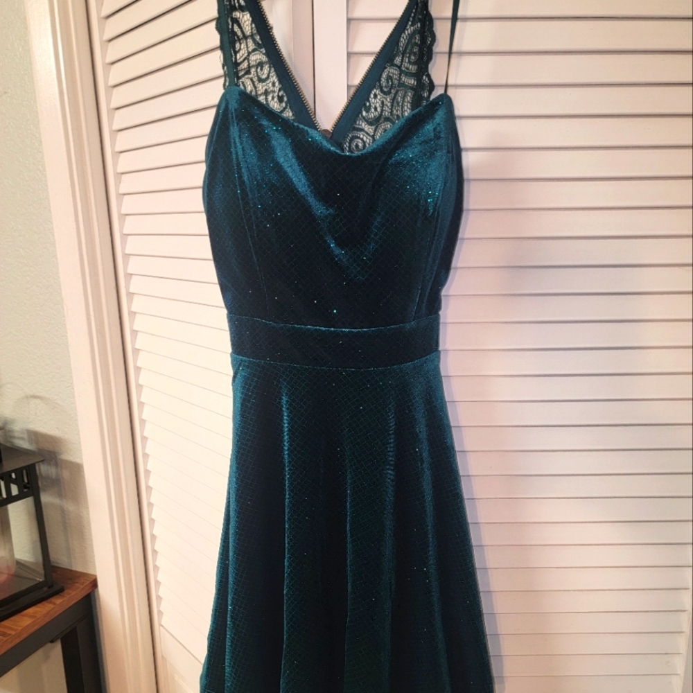 Sparkly emerald green Homecoming dress